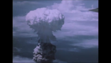 1945-Bockscar-Wirft-Fat-Man-Atombombe-Auf-Nagasaki-02-.-Ab