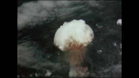 1945-Atombombenexplosion-In-Nagasaki-03
