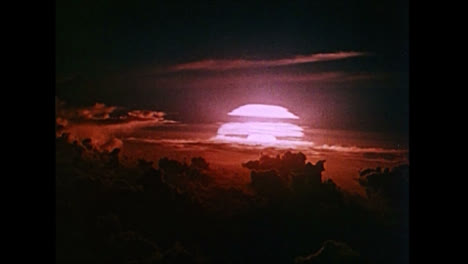 1956-Cherokee-Atombombenexplosion-Während-Der-Operation-Redwing