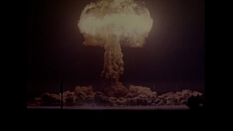 1957-Hauben-Atombombenexplosion-Während-Des-Betriebs-Plumbbob-02