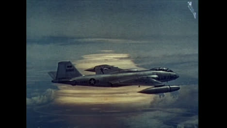 1958-American-B-57b-Avión-Muestreando-Nubes-Durante-La-Examen-Termonuclear-En-El-Atolón-Bikini