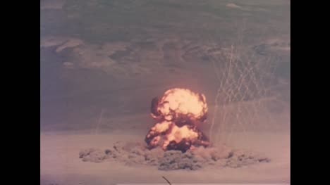 Clip-De-Archivo-De-La-Detonación-De-La-Bomba-Atómica-Durante-La-Operación-Tetera