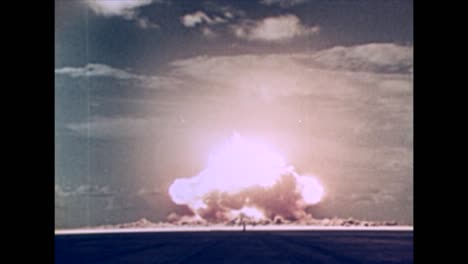 1951-Explosión-De-Una-Bomba-Atómica
