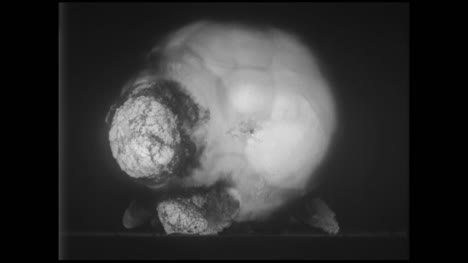 Archivclip-Der-Atombombenexplosion-05