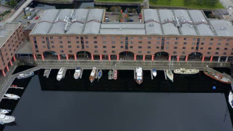 Drone-Shot-Panorámica-Sobre-Royal-Albert-Dock