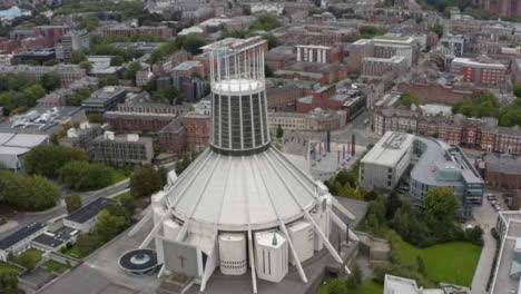Drohnenschuss-Umkreist-Die-Metropolitan-Cathedral-Von-Liverpool-07