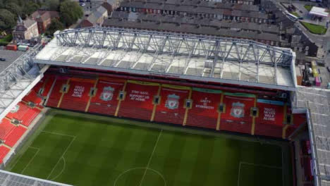 Plano-De-Drone-Cenital-Orbitando-El-Estadio-De-Anfield-01