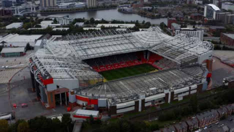 Drohnenschuss-Im-Orbit-Des-Alten-Trafford-Stadions-06