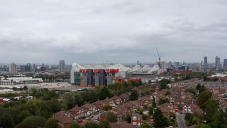 Drohnenschuss-Im-Orbit-Des-Alten-Trafford-Stadions-10