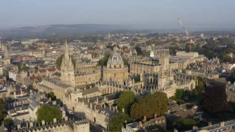 Drone-Shot-Pulling-Up-Buildings-In-Oxford-02