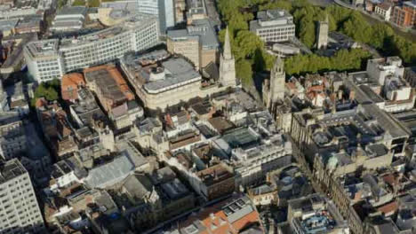 Drone-Shot-Barriendo-Edificios-En-El-Centro-De-La-Ciudad-De-Bristol-01