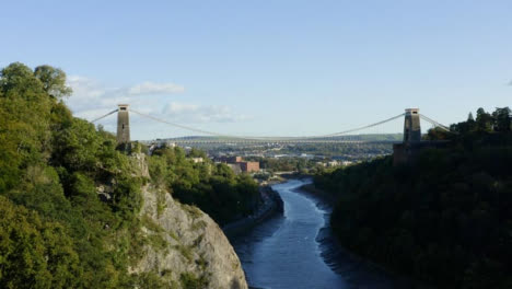 Drohnenschuss-Umkreist-Clifton-Hängebrücke-06