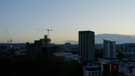 Drone-Shot-Orbitando-El-Horizonte-De-La-Ciudad-De-Bristol-08