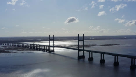 Drohnenschuss-Beim-Wegziehen-Von-Der-Prince-Of-Wales-Brücke-03