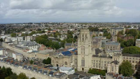 Drohnenschuss-Umkreist-Wills-Memorial-Building-In-Bristol-Langversion