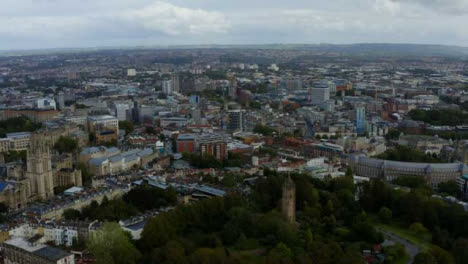 Drohnenschuss-Umkreist-Die-Skyline-Der-Stadt-Bristol-Kurzversion-2-Von-2