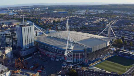 Drohnenschuss-Beim-Wegziehen-Vom-Fürstentumsstadion-In-Cardiff-Kurzversion-2-Von-2