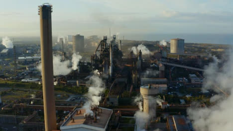 Drone-Shot-Orbitando-Puerto-Talbots-Planta-De-Fabricación-De-Acero-Versión-Corta-1-De-2