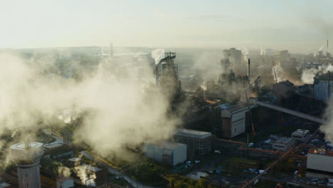 Drone-Shot-Orbitando-Puerto-Talbots-Planta-De-Fabricación-De-Acero-Versión-Larga