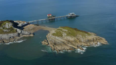 Drone-Shot-Orbitando-Mumbles-Pier-En-Swansea-14