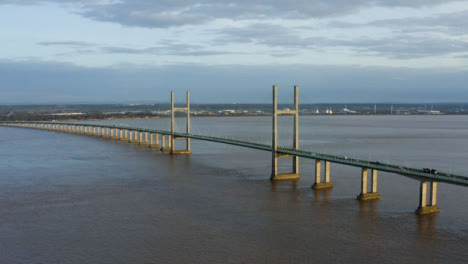 Drone-Shot-Orbitando-El-Puente-Príncipe-De-Gales-02