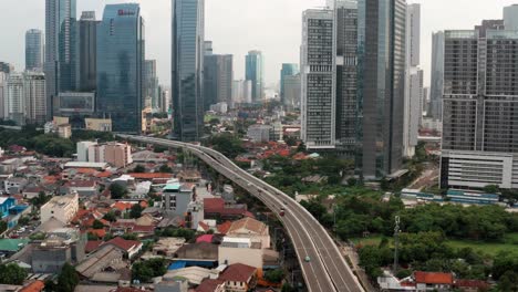 Drohnenschuss,-Der-über-Jakarta-Aufsteigt