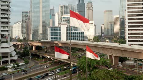 Disparo-De-Drones-Orbitando-Banderas-Indonesias-En-Yakarta