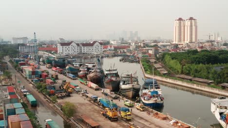 Drone-Shot-of-Boats-and-Jakarta-City