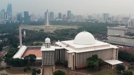 Drohnenschuss-Um-Die-Istiqlal-Moschee