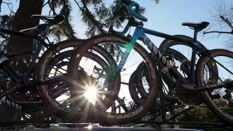 Bikes-on-Car-Roof-Rack-with-Flare