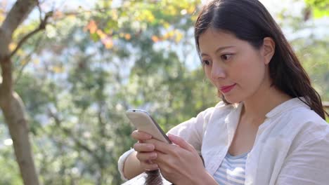 woman-using-the-mobile-phone-texting