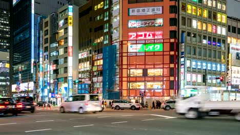 4K-Time-Lapse-video-of-crowd-people-and-traffic-at-Shinjuku-area,-Tokyo,-Japan