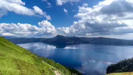 Lake-Mashu-blau