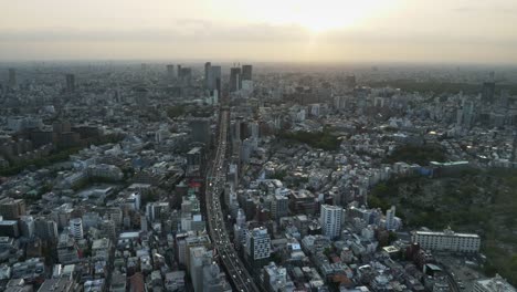 Ruta-3-(autopista-de-shuto)-visto-desde-roppongi-hills-mori-tower.in-Tokio