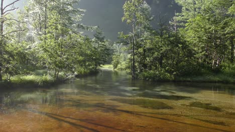 Estanque-de-Tashiro-en-Kamikochi,-Matsumoto,-Nagano,-Japón