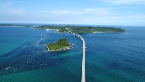 paisaje-del-puente-de-Tsunoshima-en-Japón