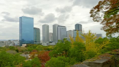 Hermosa-arquitectura-construcción-exterior-en-la-ciudad-de-Osaka-Japón