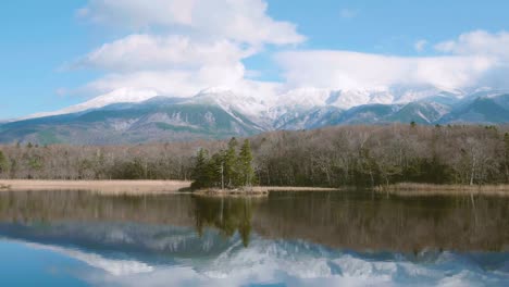 Shiretoko-fünf-Seen,-Shiretoko-Goko-in-Shiretoko-Nationalpark,-Hokkaido,-Japan,-gefilmt-in-4K