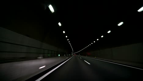 en-el-oscuro-túnel-de-conducción