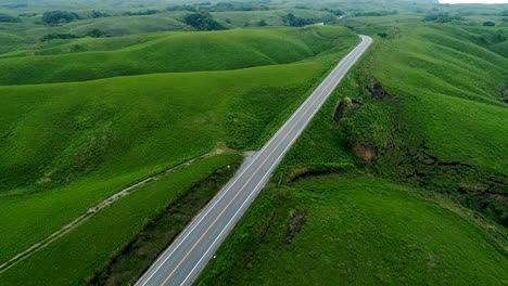 Landschaft-des-Aso-in-Japan