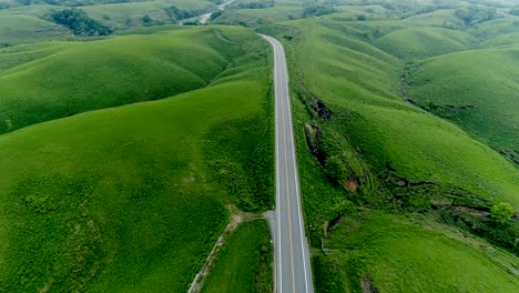 Landschaft-des-Aso-in-Japan