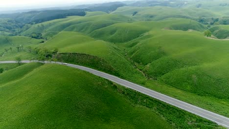 Landschaft-des-Aso-in-Japan