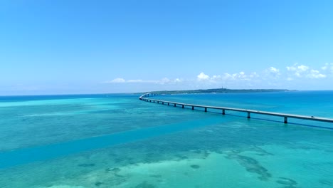 el-hermoso-paisaje-marino-en-Okinawa-en-Japón