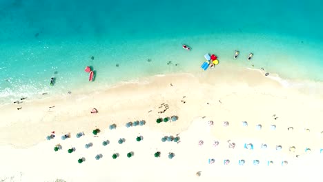 die-wunderschöne-Seenlandschaft-auf-Okinawa-in-Japan