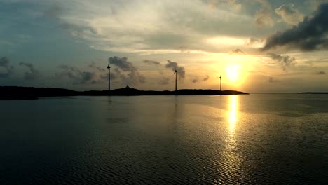 die-wunderschöne-Seenlandschaft-auf-Okinawa-in-Japan