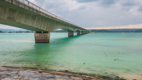 Timelapse-video-of-Kouri-Island-bridge-in-Okinawa,-Japan-Time-Lapse-4K