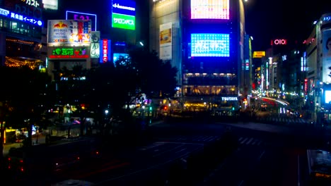 Resolución-de-lapso-4K-de-noche-en-el-shibuya-crossing-ancho-tiro-alto-ángulo