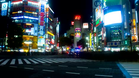 Lapso-de-la-noche-4K-en-el-obturador-lento-del-cruce-de-Shibuya