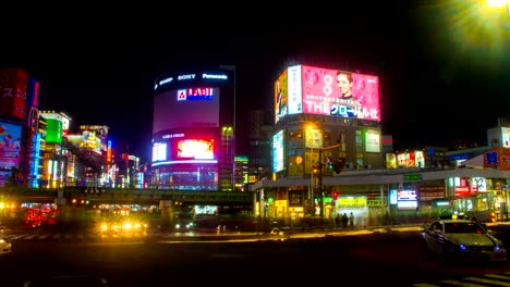 Nacht-hyper-Zeitraffer-4K-Auflösung-in-der-Nähe-von-Shinjuku-Station-slow-shutter