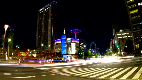 Nacht-Zeitraffer-4K-in-der-Nähe-von-Tokyo-Dome-weit-geschossen-slow-shutter